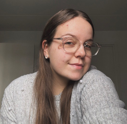 Alva Juul 24 år
